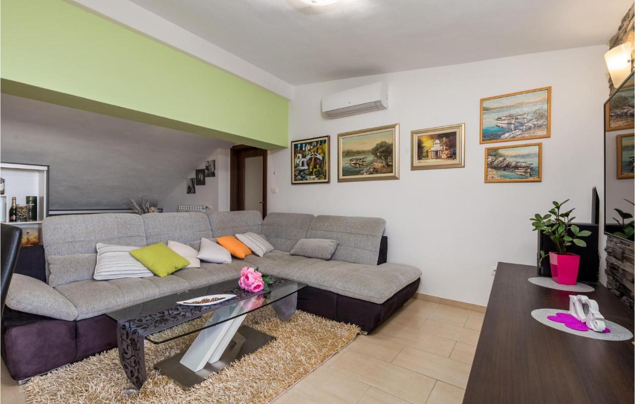 Gorgeous Apartment In Rijeka With Kitchen ภายนอก รูปภาพ