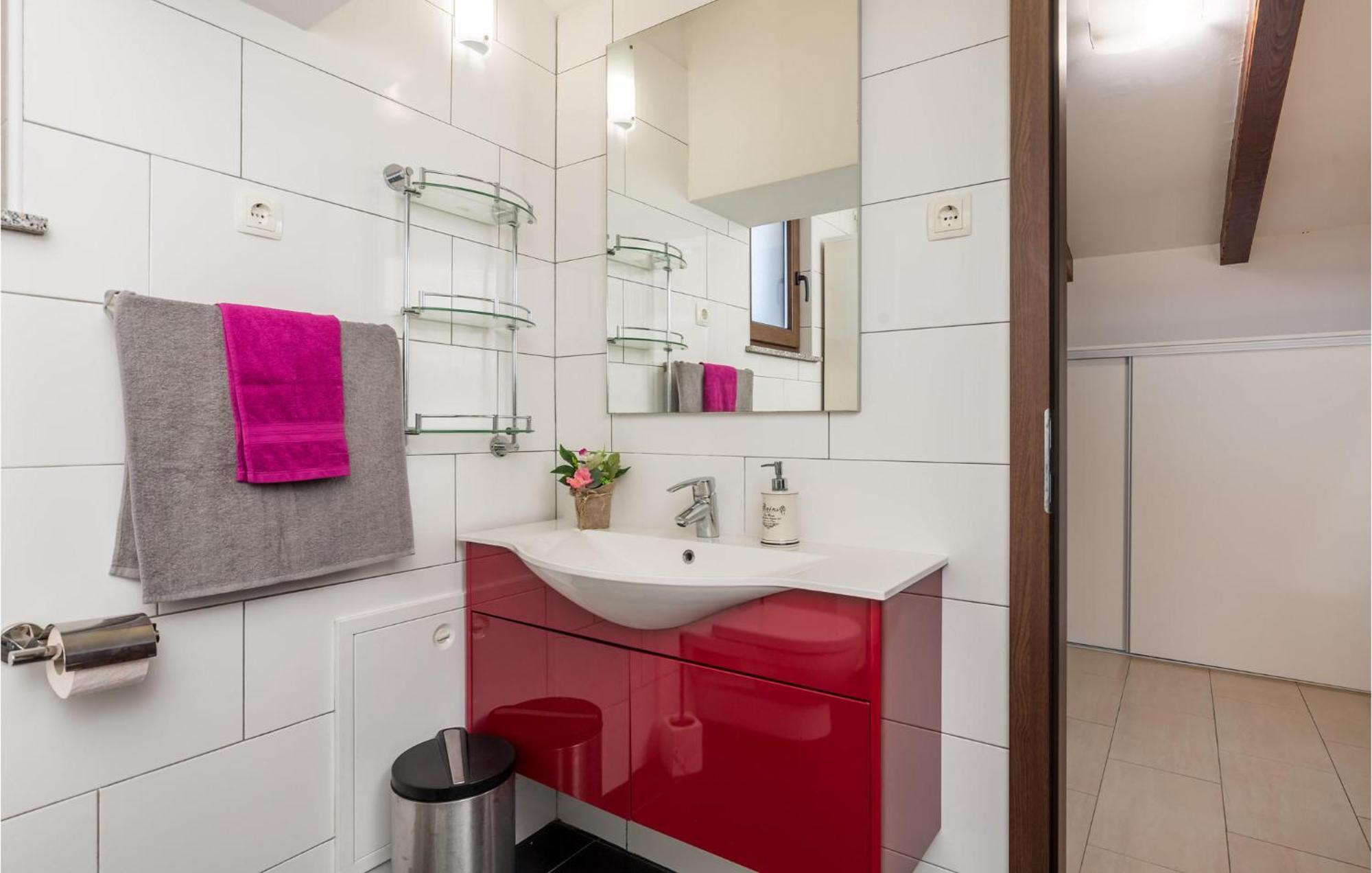 Gorgeous Apartment In Rijeka With Kitchen ภายนอก รูปภาพ