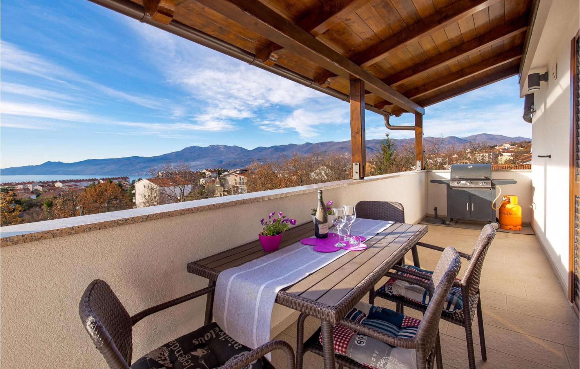Gorgeous Apartment In Rijeka With Kitchen ภายนอก รูปภาพ